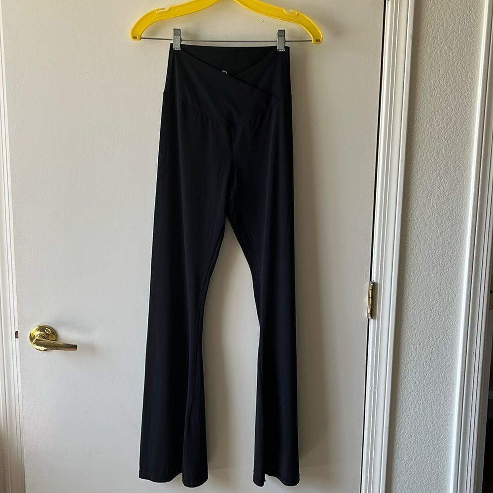 Sunzel Flared Yoga Pants Size M GUC Black